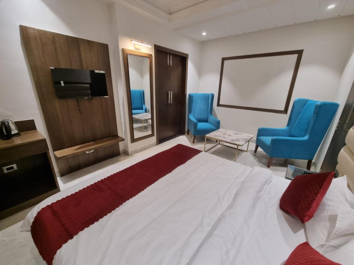 Luxe Resorts - Centrally Heated Air Conditioned Hotel In The Heart Of Kasauli Buitenkant foto