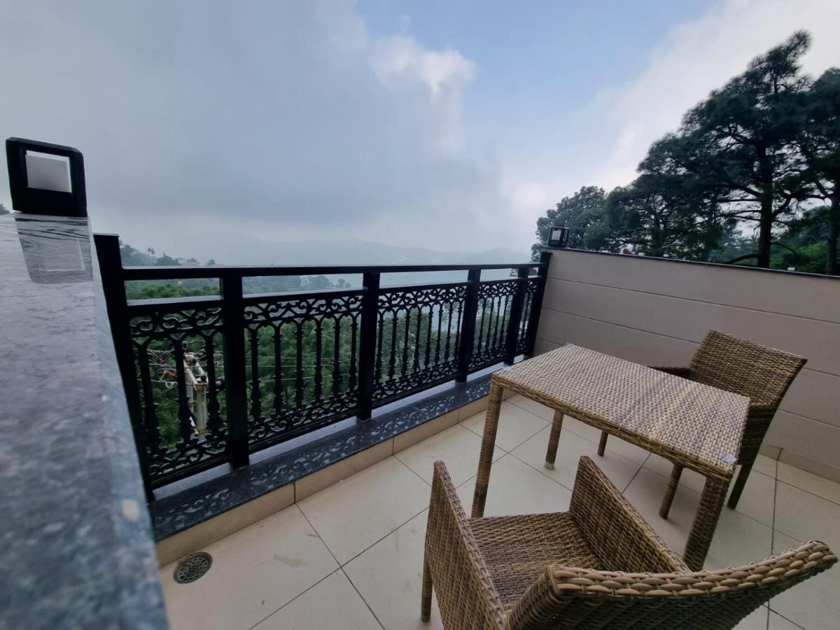 Luxe Resorts - Centrally Heated Air Conditioned Hotel In The Heart Of Kasauli Buitenkant foto