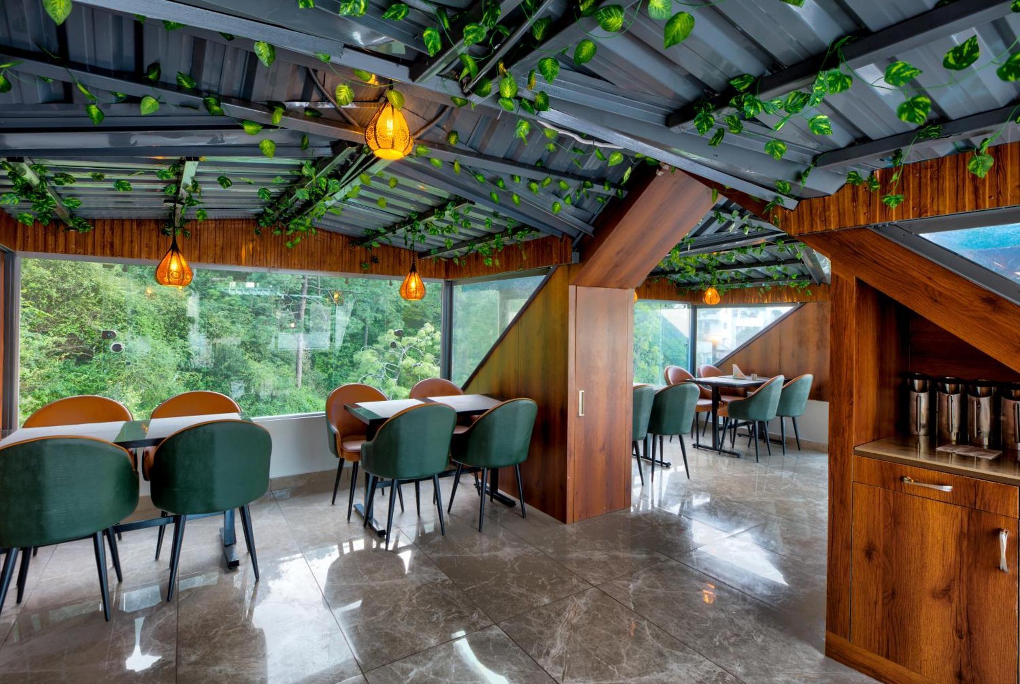 Luxe Resorts - Centrally Heated Air Conditioned Hotel In The Heart Of Kasauli Buitenkant foto