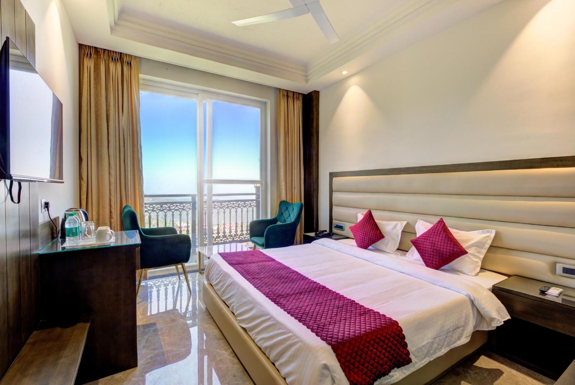 Luxe Resorts - Centrally Heated Air Conditioned Hotel In The Heart Of Kasauli Buitenkant foto